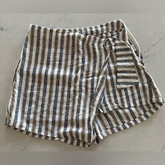 Linen Blend Striped Mini Skort - Picture 1 of 5